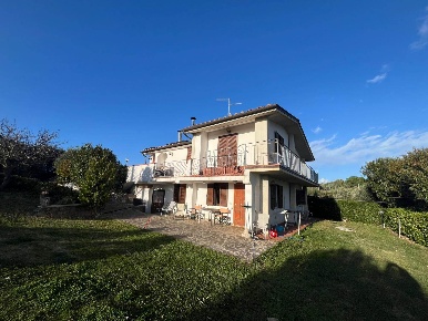 Foto Villa unifamiliare a Follonica Area Rurale, Poggio Tre Cancelli