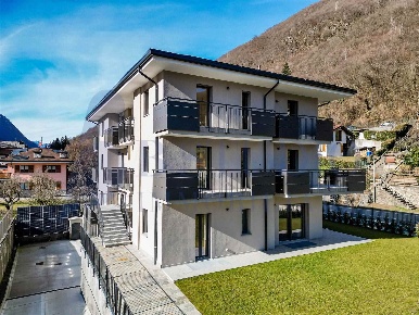 Foto Appartamento a Primaluna Centro di 89 m² con 3 locali in vendita