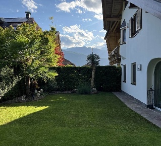 Foto Villa bifamiliare a Laives San Giacomo di 257 m² con 10 locali