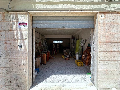 Foto Garage in Via Misterbianco 11, Siracusa Santa Panagia - Teracati