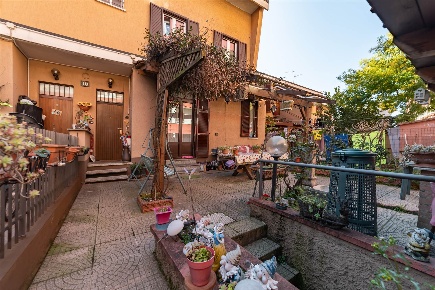 Foto Appartamento in VIA NOVARA 92, Milano San Siro di 81 m² con 3 locali