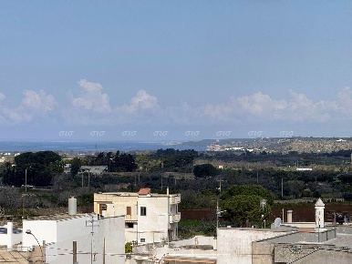 Foto Appartamento in via Bellini 10, Alezio di 169 m² con 8 locali