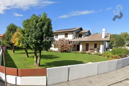 Foto Villa unifamiliare in Piazza San Pio X  45, Casier Centro di 376 m²