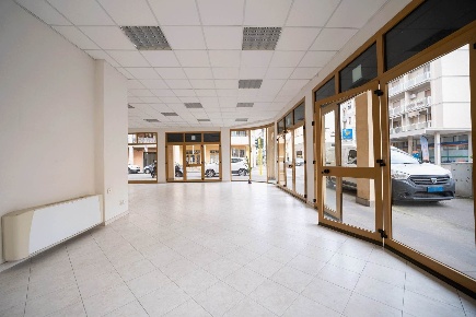 Foto Negozio a Firenze Careggi - Rifredi - Dalmazia di 115 m² con 2 locali