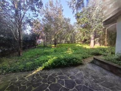 Foto Appartamento a Pistoia Pistoia Ovest di 140 m² con 7 locali in vendita