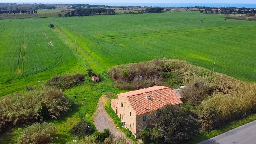 Foto Rustico in Via Aurelia Sud, Rosignano Marittimo Vada di 470 m²