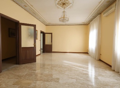 Foto Appartamento a Santa Maria Capua Vetere di 160 m² con 4 locali