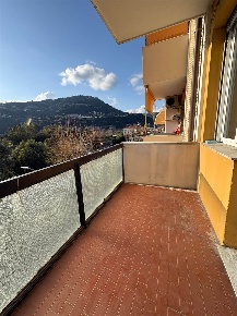 Foto Appartamento a Ventimiglia di 120 m² con 4 locali in vendita