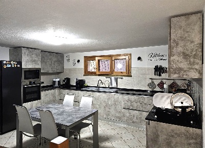 Foto Appartamento a Cecina Cecina Centro di 70 m² con 4 locali in vendita