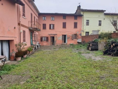 Foto Casa indipendente a Bosnasco di 366 m² con 6 locali in vendita