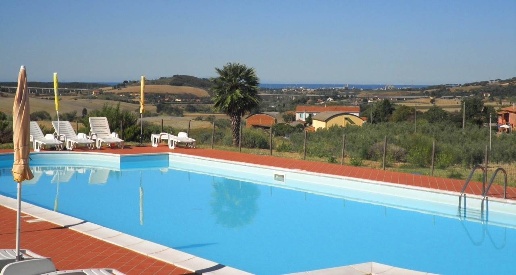 Foto Appartamento in Via Roma, Castellina Marittima di 38 m² con 2 locali