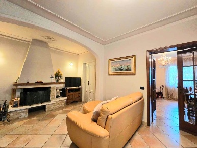 Foto Rustico a Capannori Segromigno - San Colombano di 200 m² con 8 locali