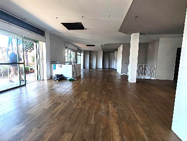 Foto Negozio in Via Maremmana Inferiore  335, Guidonia Montecelio Villanova