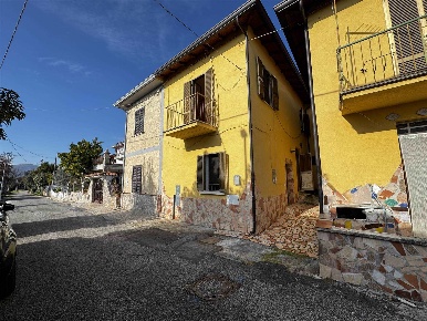 Foto Case semi ndipendenti in Via Monte Reo, Alatri Tecchiena di 75 m²