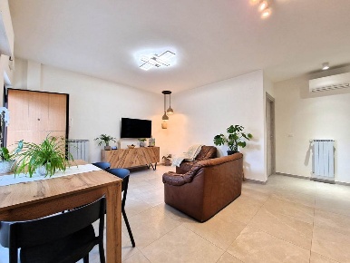 Foto Appartamento in Via San Rocco, Silvi Silvi Alta di 90 m² con 6 locali