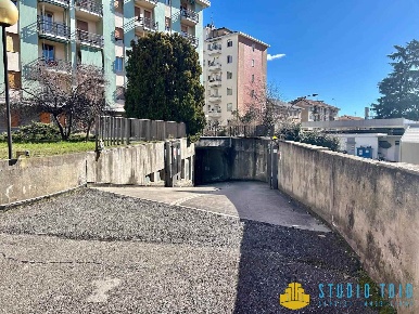 Foto Garage a Biella Centro Città, San Paolo di 13 m² con 1 locali