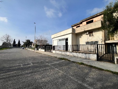 Foto Laboratorio a Policoro Concio di 385 m² in vendita