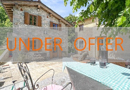 Foto Rustico a Pescaglia Centro di 262 m² con 13 locali in vendita