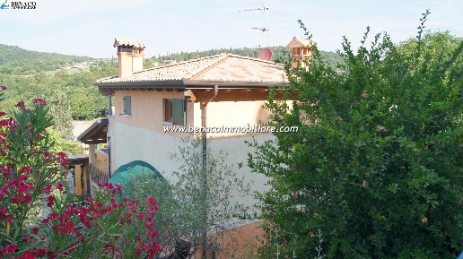 Foto Villa unifamiliare a Costermano sul Garda Castion Veronese di 110 m²