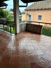 Foto Appartamento in via Pascoli   3, Trezzano Rosa di 101 m² con 4 locali