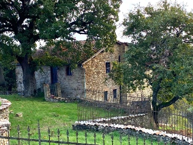 Foto Rustico a Castelnuovo di Val di Cecina di 208 m² con 4 locali