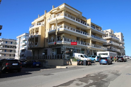Foto Magazzino in Via Maria D'Enghien, Martina Franca di 232 m² in vendita