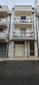 Foto Casa indipendente in Via Tasso  140, Altamura di 191 m² con 8 locali