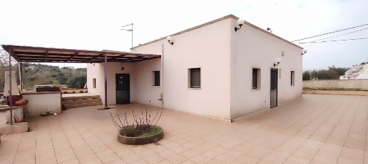 Foto Villa unifamiliare in C.DA NIGRI, Martina Franca di 90 m² con 4 locali