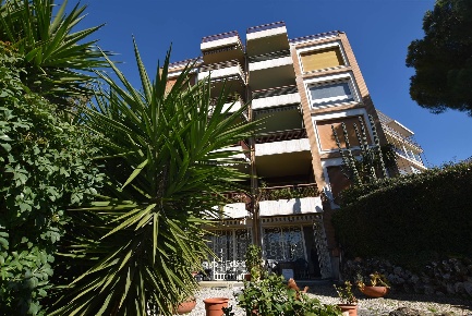 Foto Appartamento in Via Norero 6, Sanremo San Martino - Villetta di 81 m²