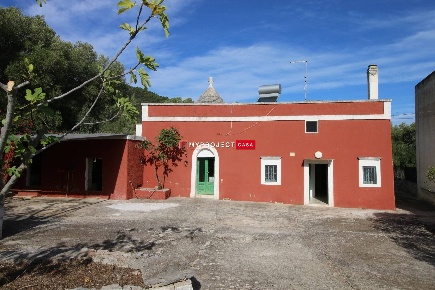 Foto Trullo in Via Del Bosco  20, Fasano di 150 m² con 3 locali in vendita