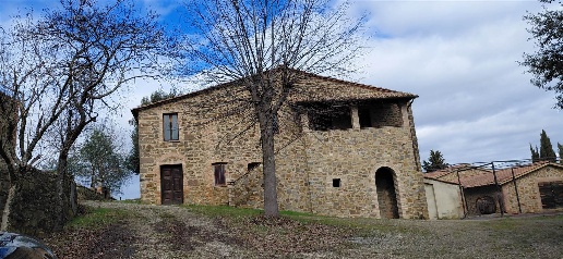 Foto Rustico a Montalcino Centro di 251 m² con 6 locali in vendita