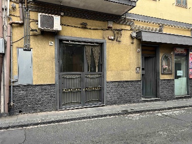 Foto Negozio in Via Etnea 386, Gravina di Catania Centro di 40 m²