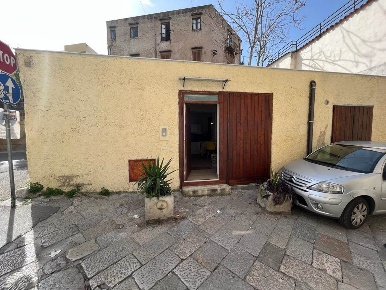 Foto Attività commerciale in VIA BEATI PAOLI 2d, Palermo Tribunale di 60 m²