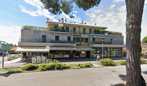 Foto Negozio in Via Fausta 76/A, Cavallino-Treporti Ca' Savio di 108 m²