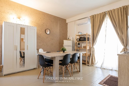 Foto Casa indipendente in Via Roma, Monopoli Centro di 120 m² con 6 locali