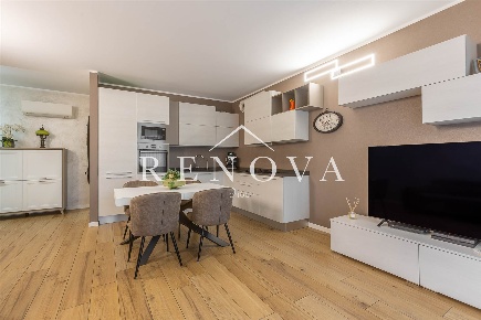 Foto Appartamento in via Monte Baldo 17, Peschiera del Garda Centro
