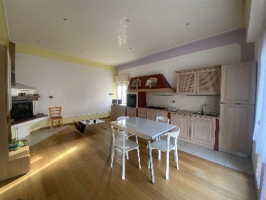 Foto Appartamento a San Casciano in Val di Pesa Calzaiolo di 230 m²