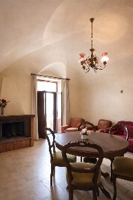 Foto Appartamento a Monte Romano di 100 m² con 6 locali in vendita