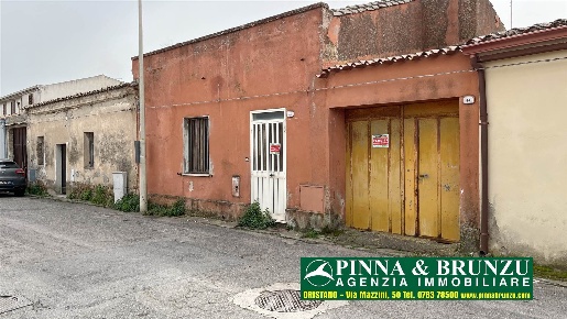 Foto Villa a schiera in roma, Riola Sardo di 126 m² con 6 locali in vendita