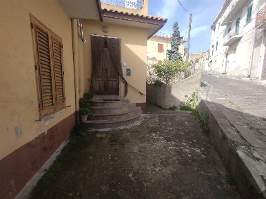 Foto Casa indipendente in Via Vittorio Emanuele II 26, Rometta Centro