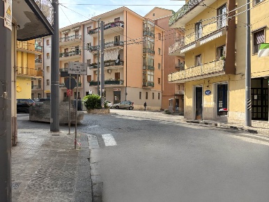 Foto Negozio a Avellino A. Annarumma, A. Gasperi, F. Tedesco di 42 m²