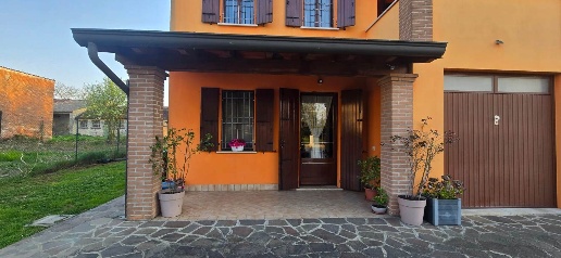 Foto Villa a schiera a Sabbioneta Centro di 154 m² con 4 locali in vendita