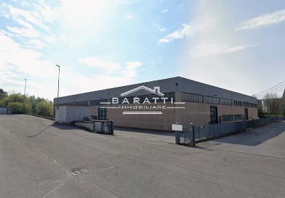 Foto Capannone industriale a Mantova Cittadella - Colle Aperto di 900 m²