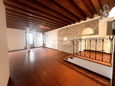 Foto Appartamento in Piazza S. M. Maggiore 10, Treviso di 124 m² in vendita