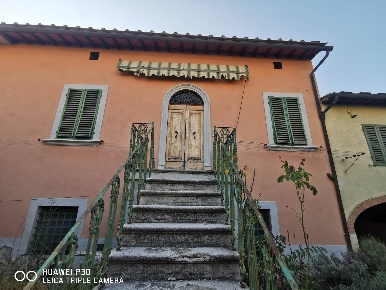 Foto Appartamento a Colle di Val d'Elsa Colle Bassa, Via Gramsci di 153 m²