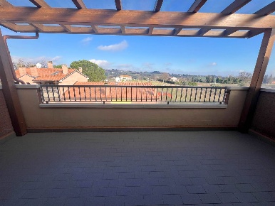 Foto Appartamento a Jesi Via dei Colli - Viale Verdi di 185 m² con 5 locali