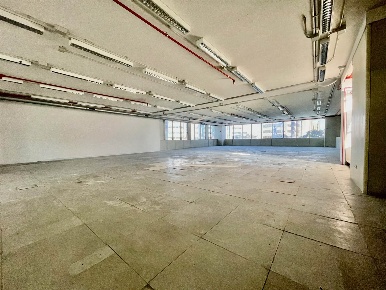 Foto Ufficio in via Torino, Venezia Mestre di 647 m² con 4 locali