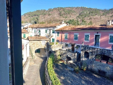 Foto Appartamento in Via Vecchia, Sesta Godano Centro di 96 m² con 6 locali