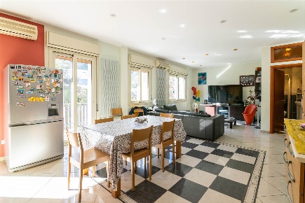 Foto Appartamento in Via Pietro Castelli 69, Messina Gravitelli di 150 m²