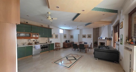 Foto Casa indipendente a Altamura di 213 m² con 8 locali in vendita